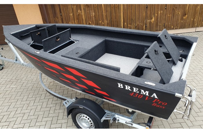 BREMA 430 V Bass Boat