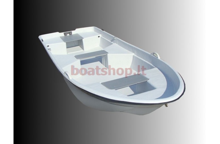 Lotta 430 plastic boat