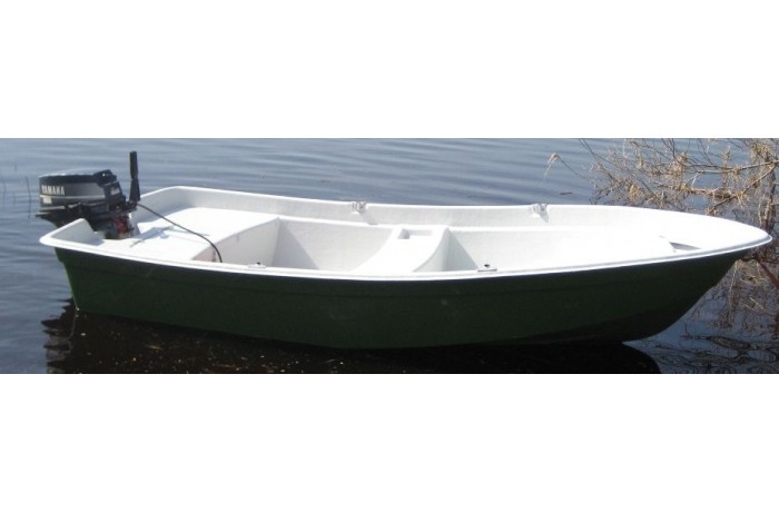 Lotta 360 plastic boat