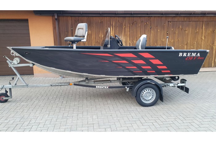 BREMA 450 Bass Console Boat